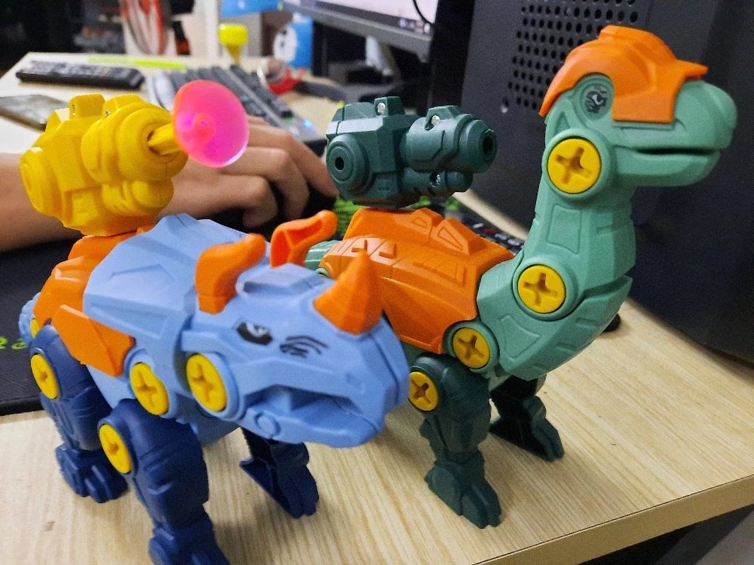 Build & Blast Dinosaur Adventure Set with Foam Bullet Launcher, Easy to Assemble and Disassemble, Safe for Ages 3+