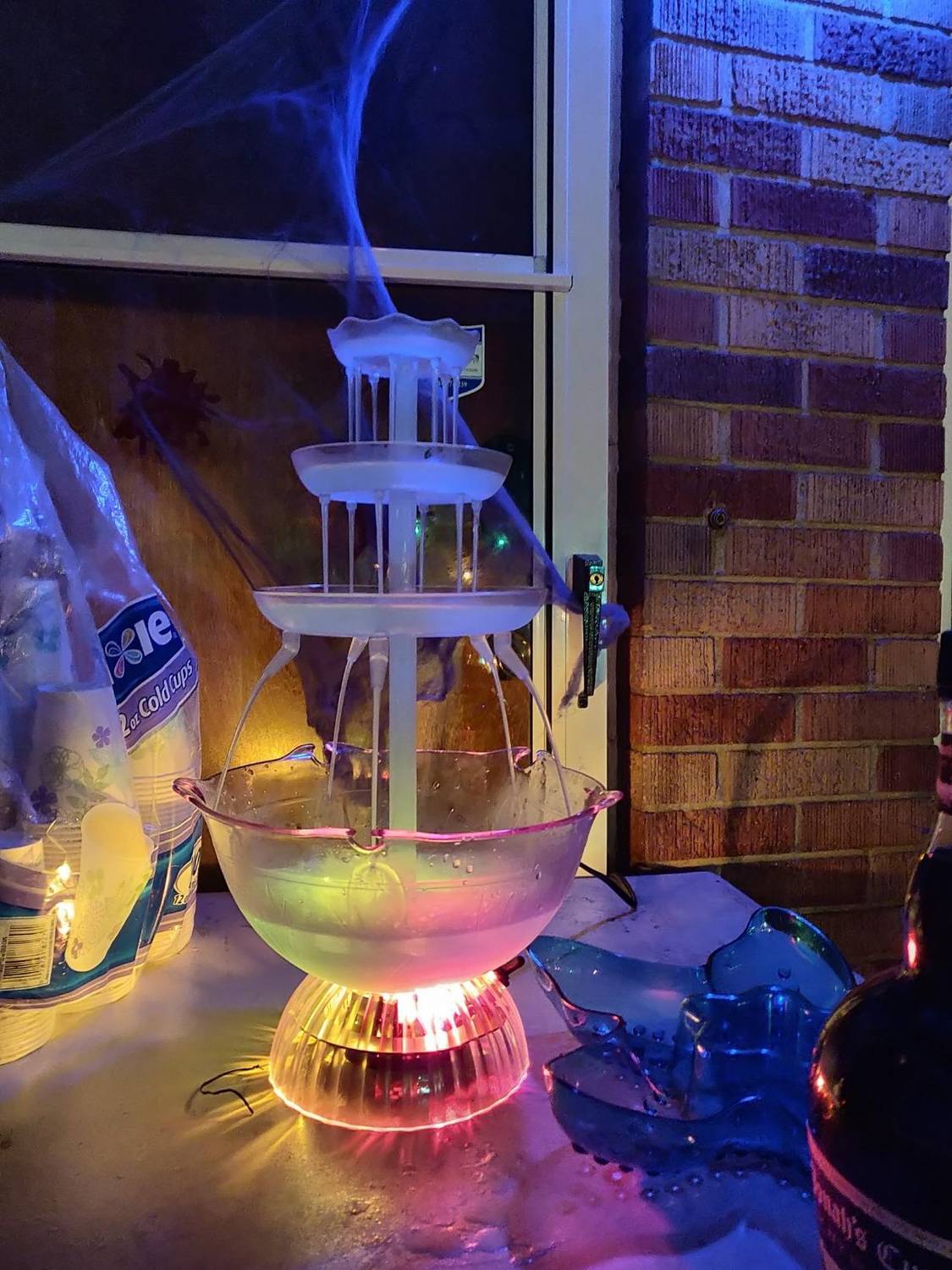 Retro Lighting Party Fountain with Cups – Safe Material, Easy to Assemble and Disassemble