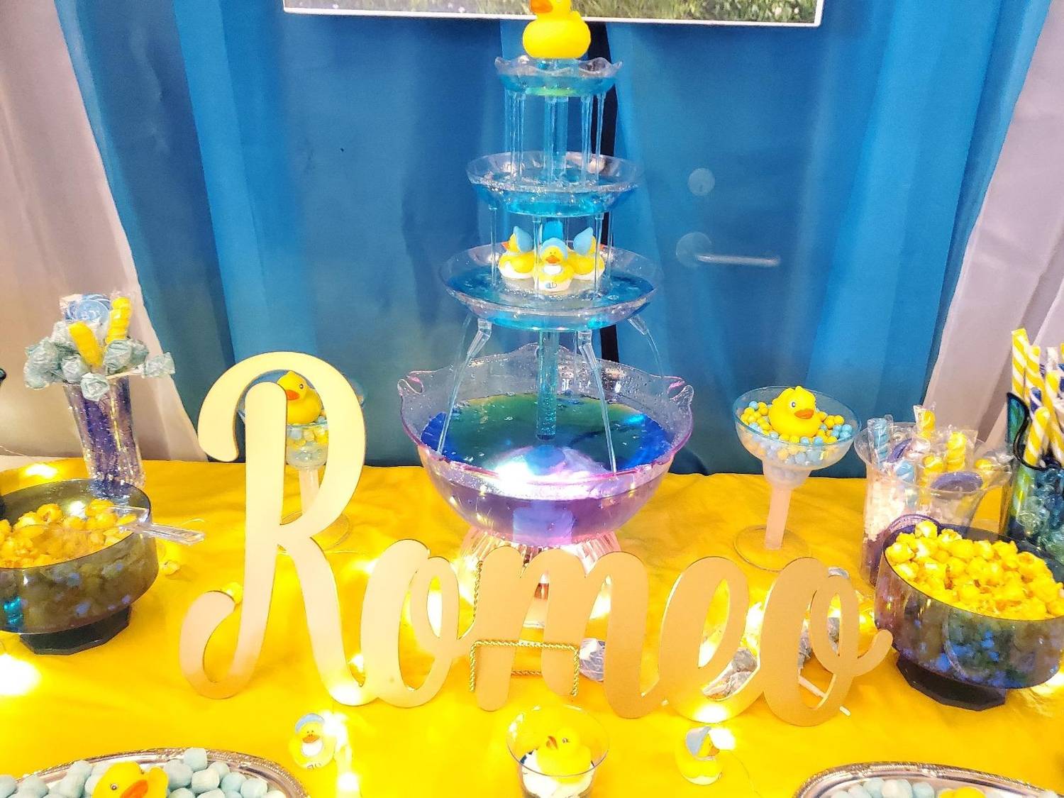 Retro Lighting Party Fountain with Cups – Safe Material, Easy to Assemble and Disassemble