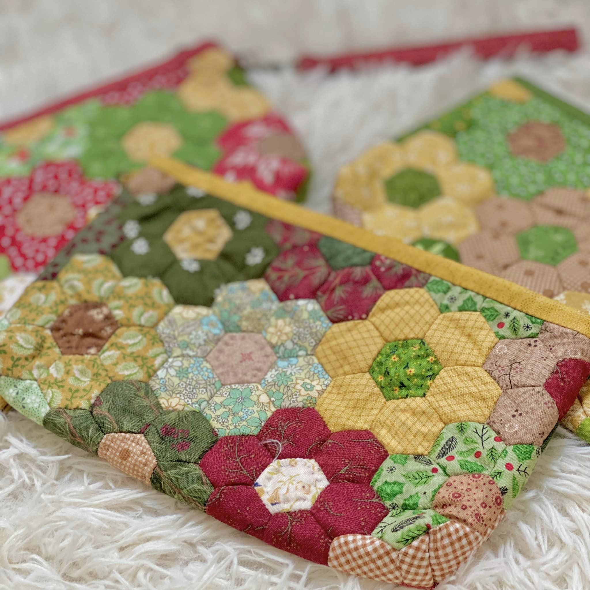 Handmade-Leather-Wallet-with-Exquisite-Fabric-Patchwork-3.jpg