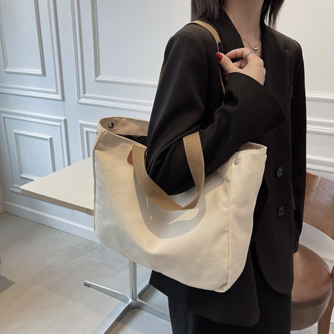Handmade-Vintage-Canvas-Tote-Bag-in-Solid-Colors-Simple-and-Stylish-1.jpg