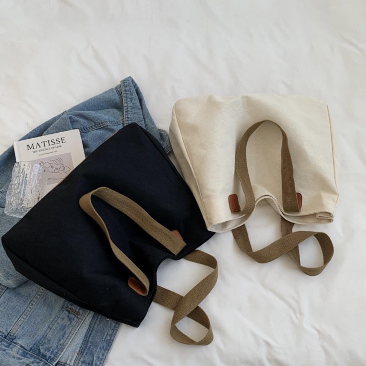Handmade-Vintage-Canvas-Tote-Bag-in-Solid-Colors-Simple-and-Stylish-2.jpg